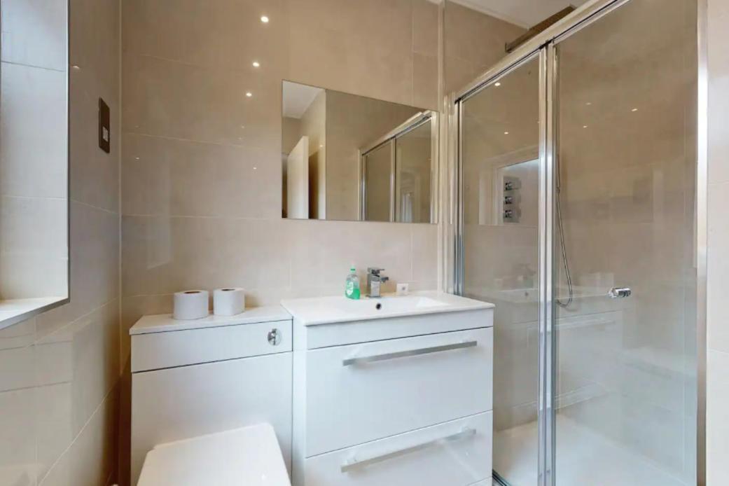 Amazing 2Bed Flat 10Min To Wimbledon Tennis Courts Leilighet London Eksteriør bilde